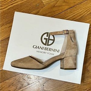 Giani Bernini Tan Block Heel Shoes
